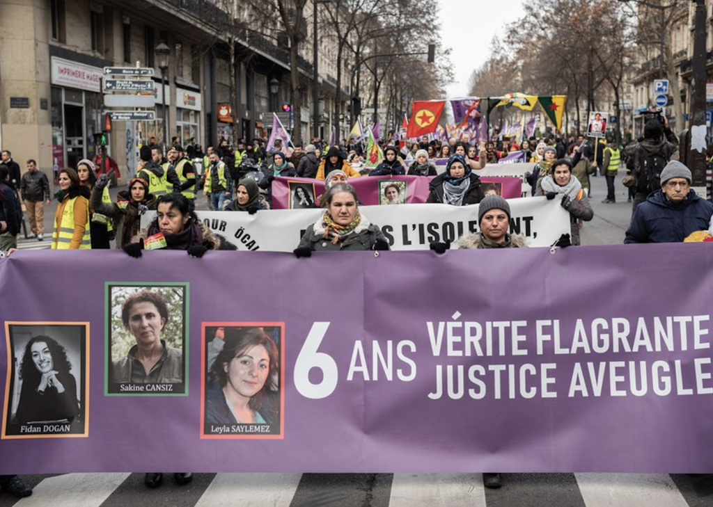 manifestation-kurde-paris-cdkf-sakine-leyla-fidan