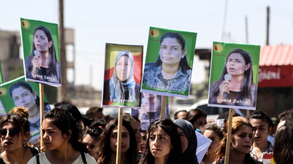 Mardi 23 juin, un drone de combat de l’armée turque a délibérément visé et tué trois femmes kurdes, dans le village de Helincê, à Kobanê