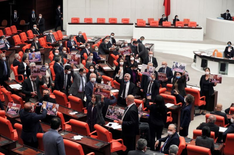 Communiqué du Parti démocratique des Peuples (HDP) après la procédure de fermeture engagée contre lui devant la cour constitutionnelle turque