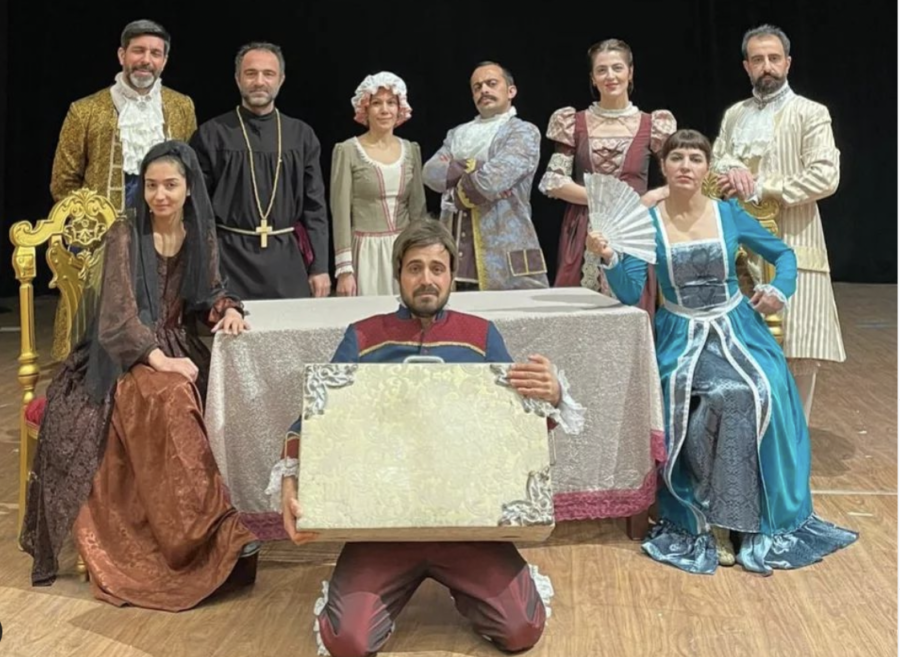 La 3e journée du Festival sera consacrée au théâtre. La troupe Şanoya Bajêr a Amedê interprétera une adaptation en kurde du "Tartuffe"