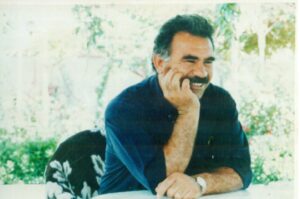 Ce jour, le 15 février, marque une date sombre de l’histoire: Voilà 25 ans que le leader kurde Öcalan est détenu dans l'isolement total