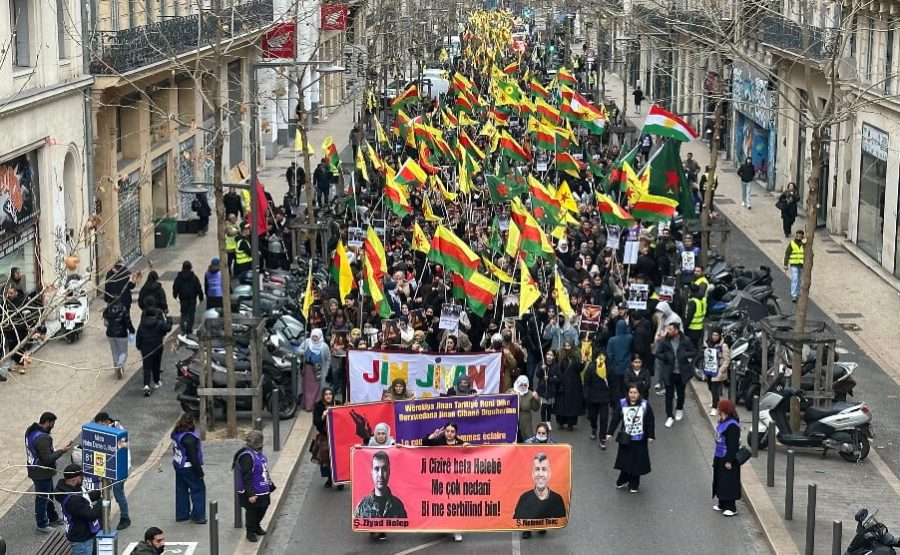 Le Conseil démocratique kurde en France (CDK-F) s’exprime à la suite des mobilisations de solidarité avec le peuple kurde et le Rojava organisées ces derniers jours en France, notamment à Marseille et à Villiers-le-Bel.